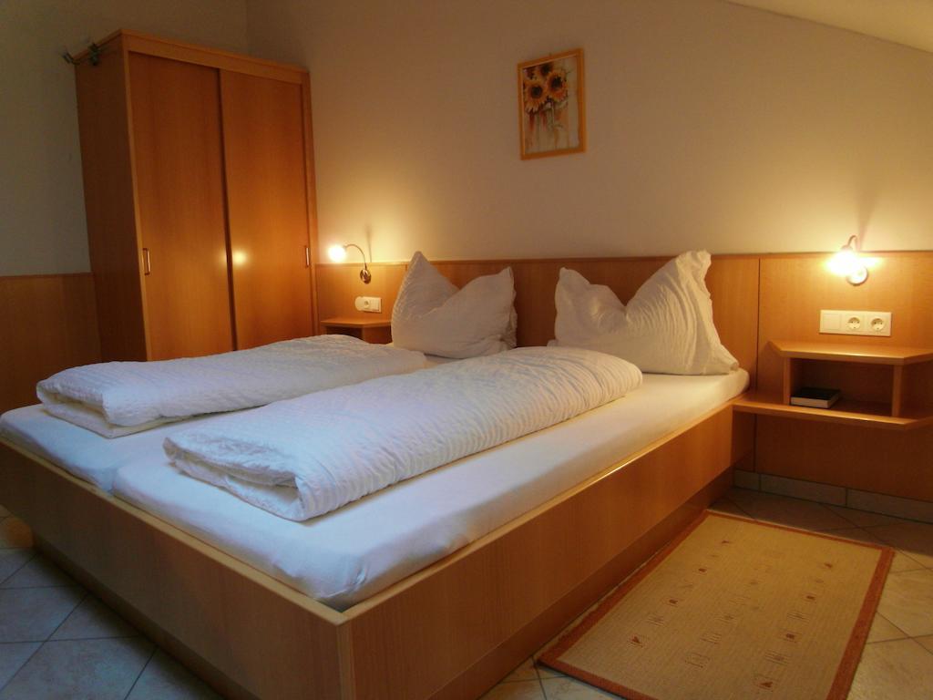 Weinhotel Kirchenwirt กอลส์ ห้อง รูปภาพ