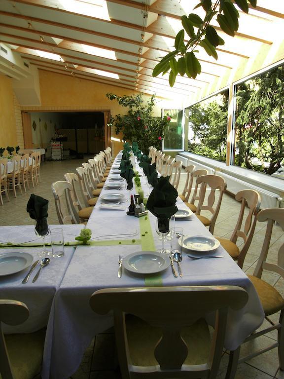Weinhotel Kirchenwirt กอลส์ ภายนอก รูปภาพ