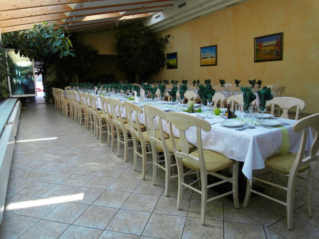 Weinhotel Kirchenwirt กอลส์ ภายนอก รูปภาพ